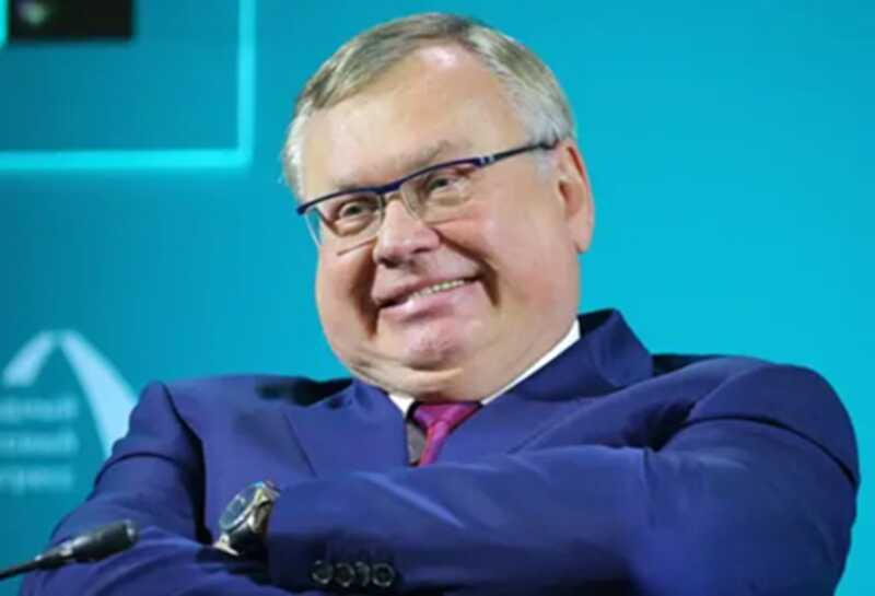 Дворец на Рублевке, джеты и яхты на деньги ВТБ: как олигарх Андрей Костин оправдывает нищету в РФ позорными анекдотами