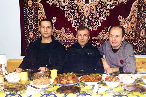 Слева воры в законе: Элгуджа Туркадзе (Гуджа Кутаисский), Зиявудин Абдулхаликов (Зява Махачкалинский), Нугзар Торчинава (Торчик Сухумский)